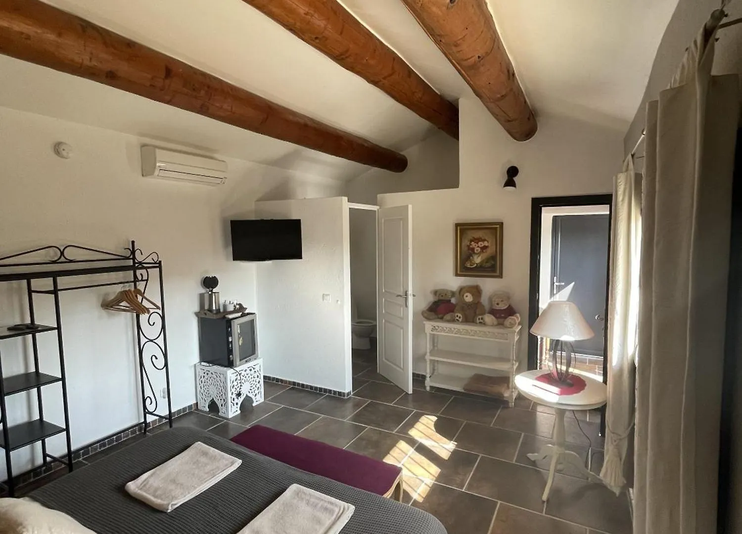*** Bed & Breakfast Le Mas Des Chutes Graveson France