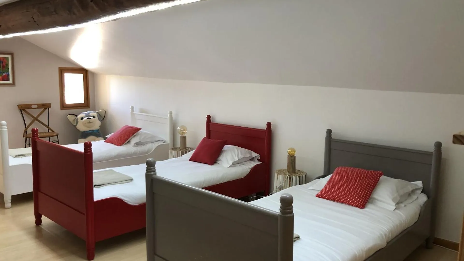 Le Mas Des Chutes Bed & Breakfast Graveson 3*,