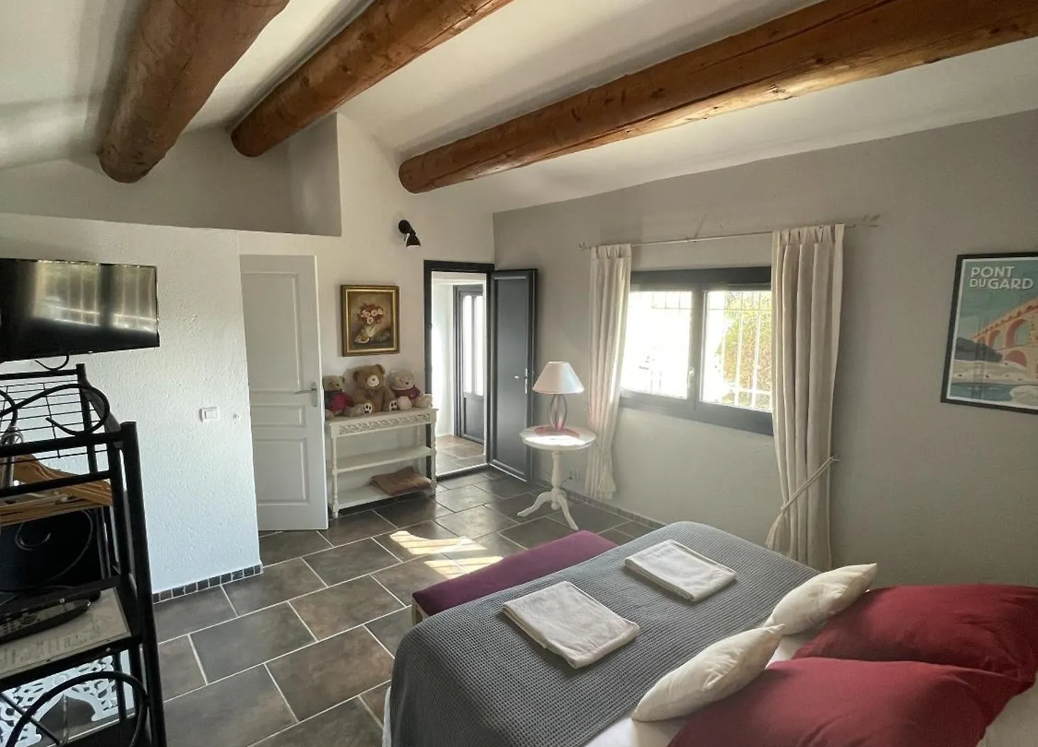 Le Mas Des Chutes Bed & Breakfast Graveson